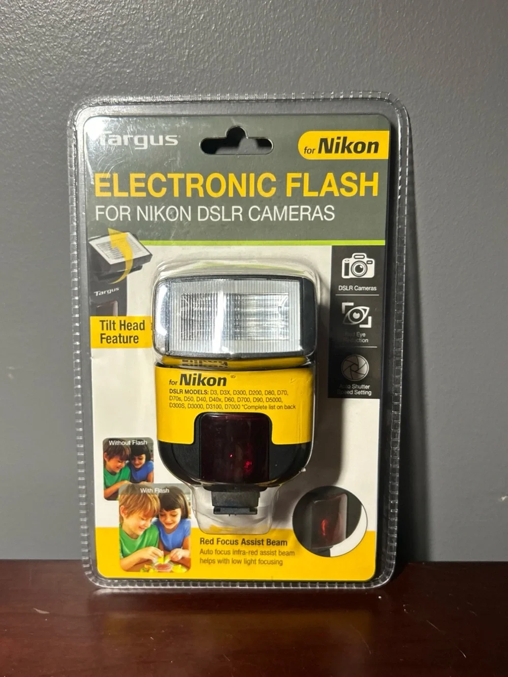 Targus TG-DL20N Electronic Flash for Nikon DSLR